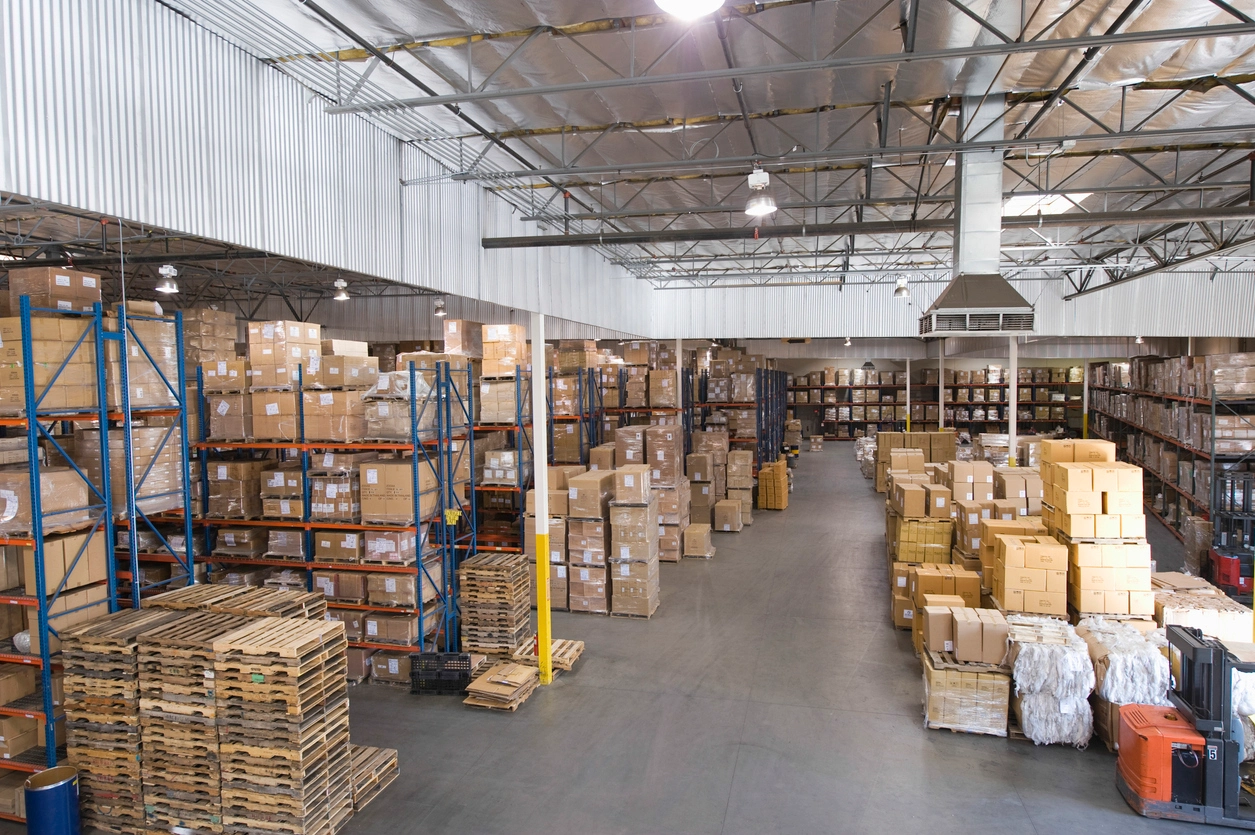 5MP security camera monitoring warehouse aisle and inventory area