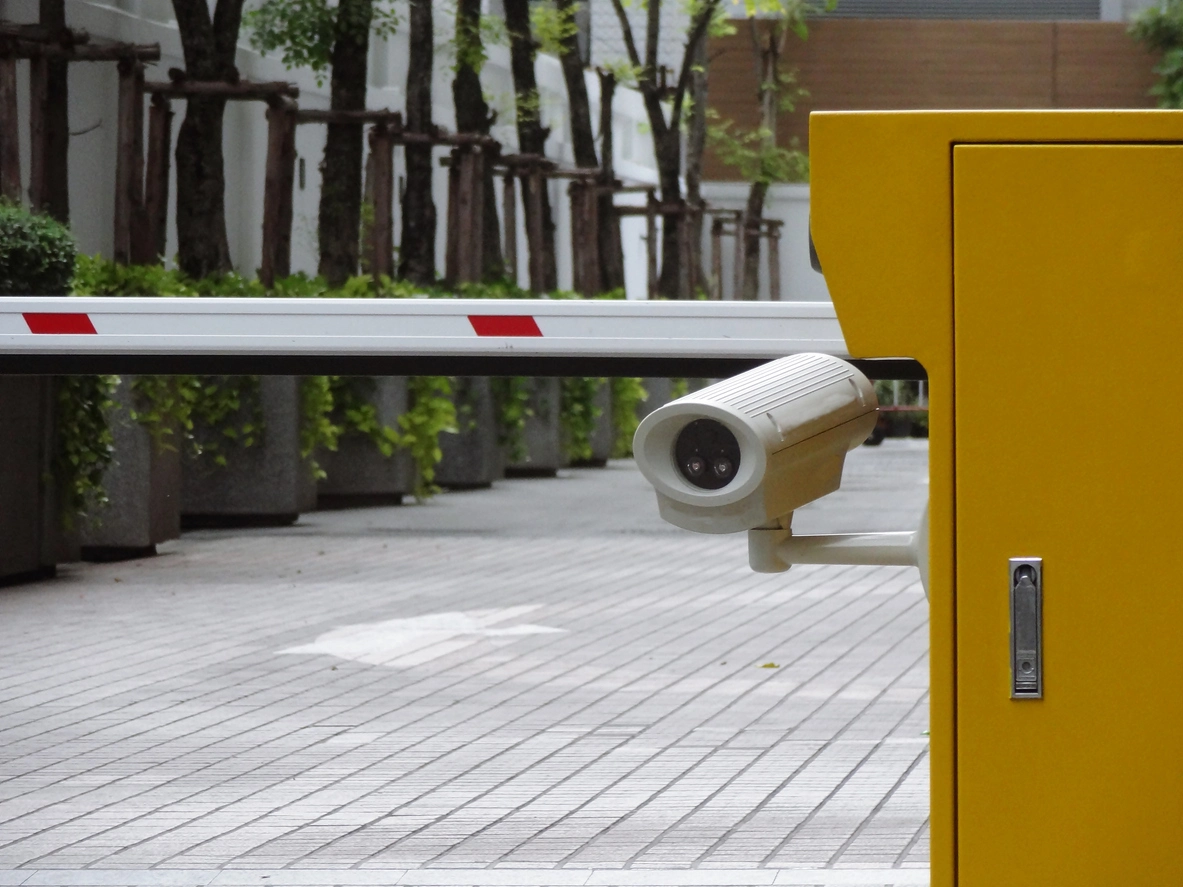 AI vehicle analytics monitoring a commercial access point