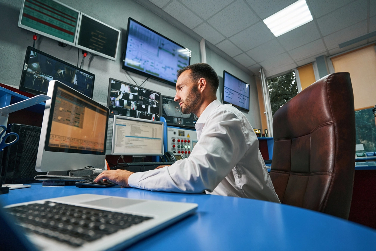 security consultant planning industry specific camera system for commercial property